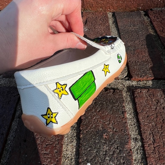 🎨 sold🚫🚫Hand-painted Mario kids Shoes - Picture 9 of 11